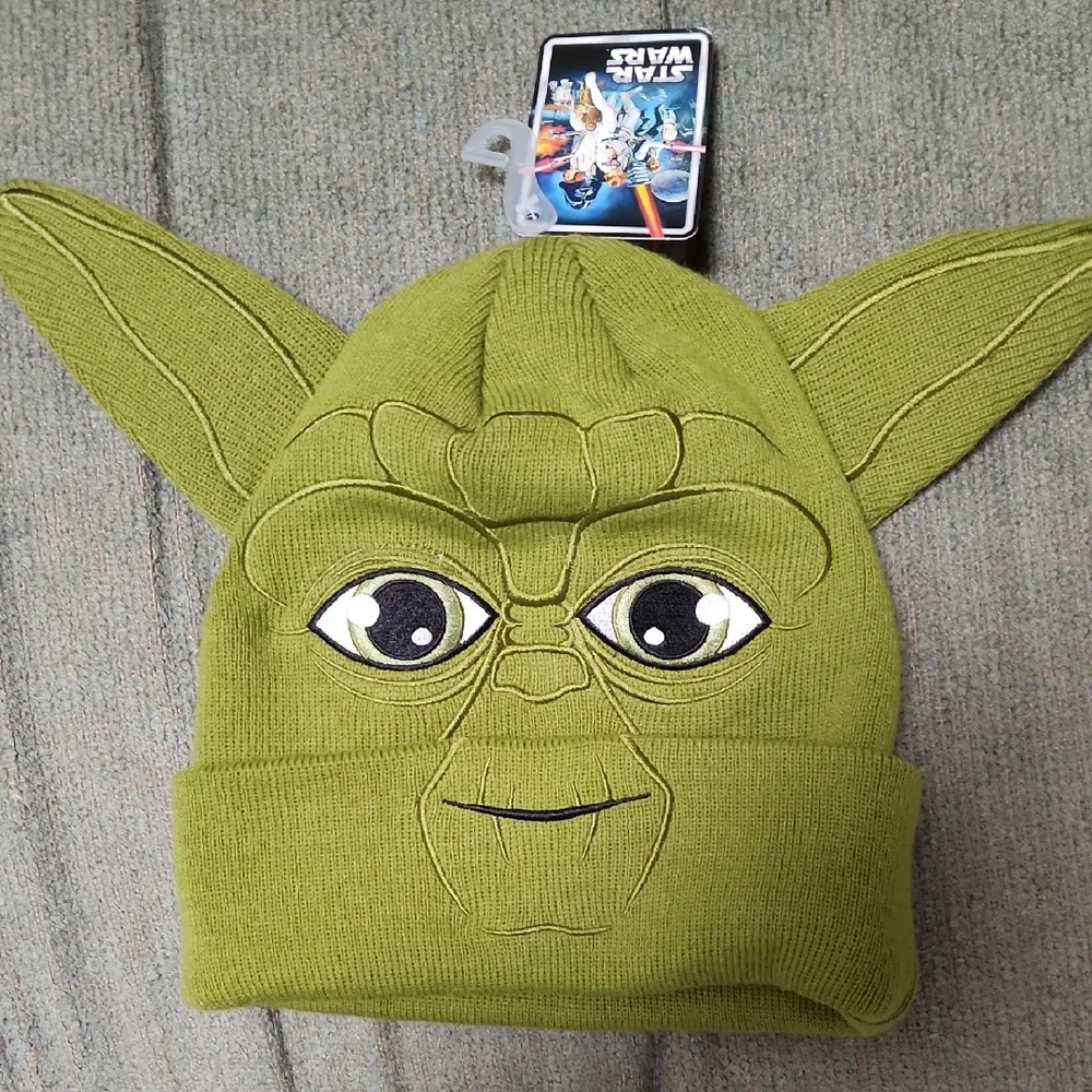 Star Wars Green Yoda Beanie - Picture 1 of 5